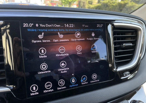 Chrysler Pacifica cena 129000 przebieg: 95000, rok produkcji 2020 z Czaplinek małe 596